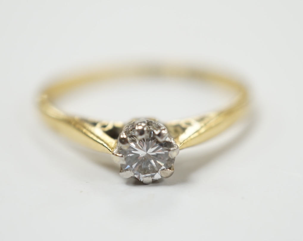 An 18ct, plat. and solitaire diamond set ring, size N/O, gross weight 2.1 grams. Good condition.